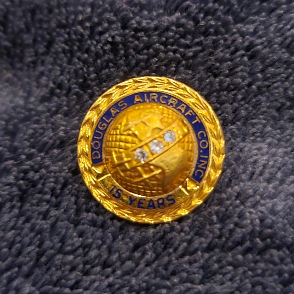 Vintage Douglas Aircraft 10K gold, 3 diamond service pin